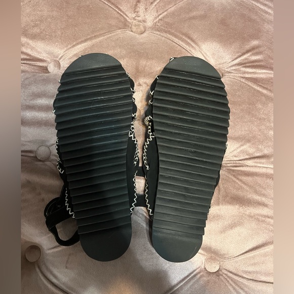 Farm Rio Sandals - Picture 3 of 5